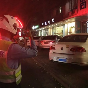 汕头交警常态化加强路面巡查,对乱停乱放车辆发现一辆查处一辆!