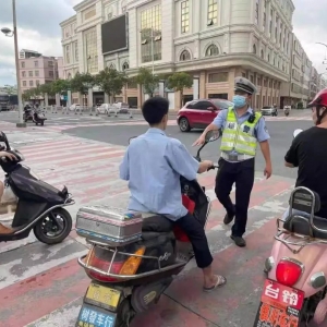 【每周道路交通简报】潮南区全面开展“一盔一带”安全守护、摩托车...