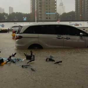 雨还在下!危难时更懂得什么是同胞!