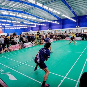 龙湖区举办2023年新阶联第一届“金航杯”羽毛球混合团体公开赛