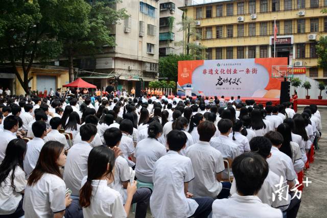 汕头有了“非遗一条街”，12位大师校门口“传帮带”