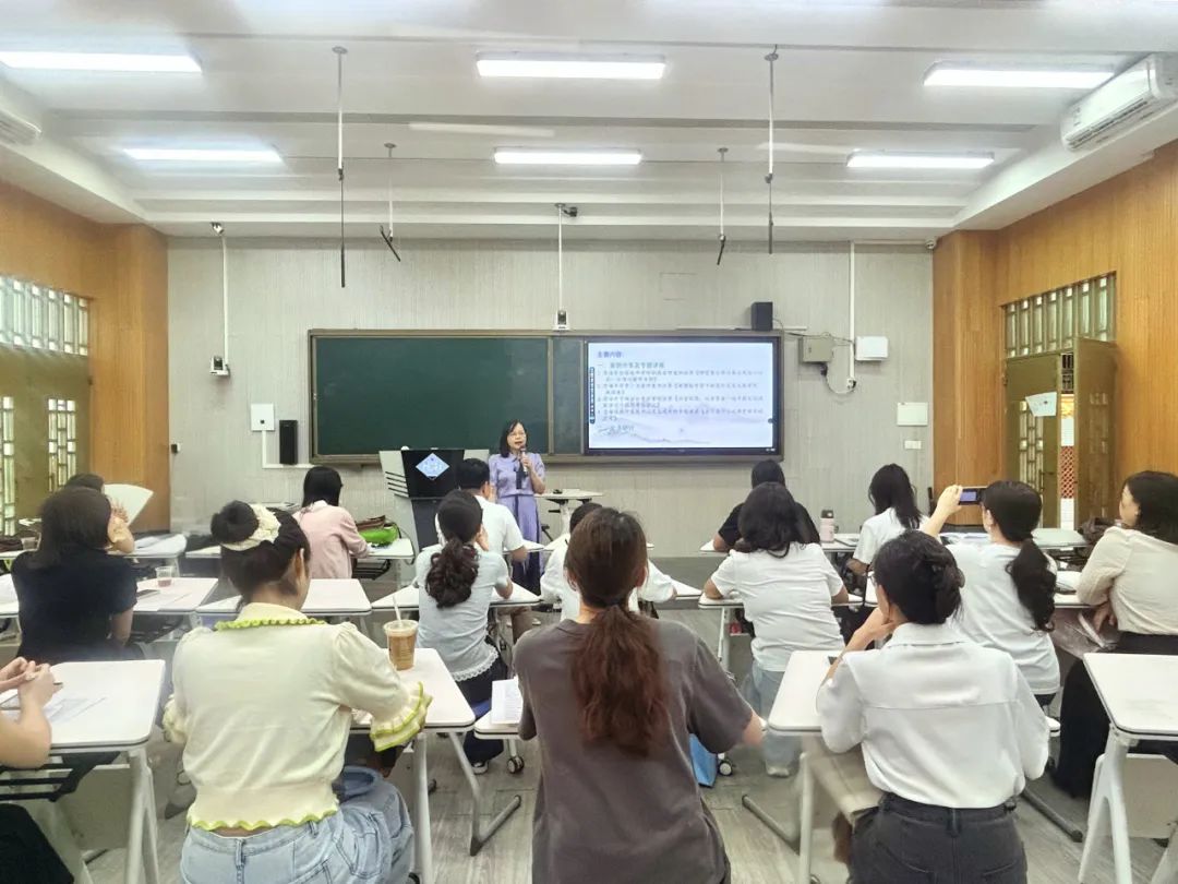 搭建交流平台,助力教师成长——澄海区高中语文新教师能力提升研修活动在澄海中学举行