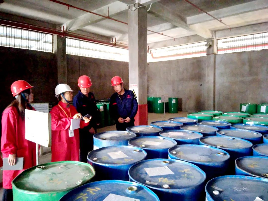 省应急管理厅莅汕开展危险化学品仓库企业安全风险评估专家指导