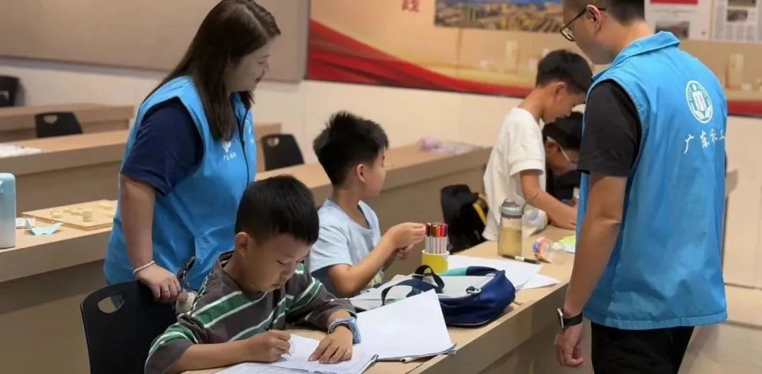 街道举办公益成长营  丰富学生暑期生活
