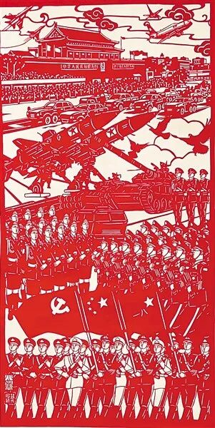 “阅兵盛会”跃然纸上  巧手传递爱国情怀