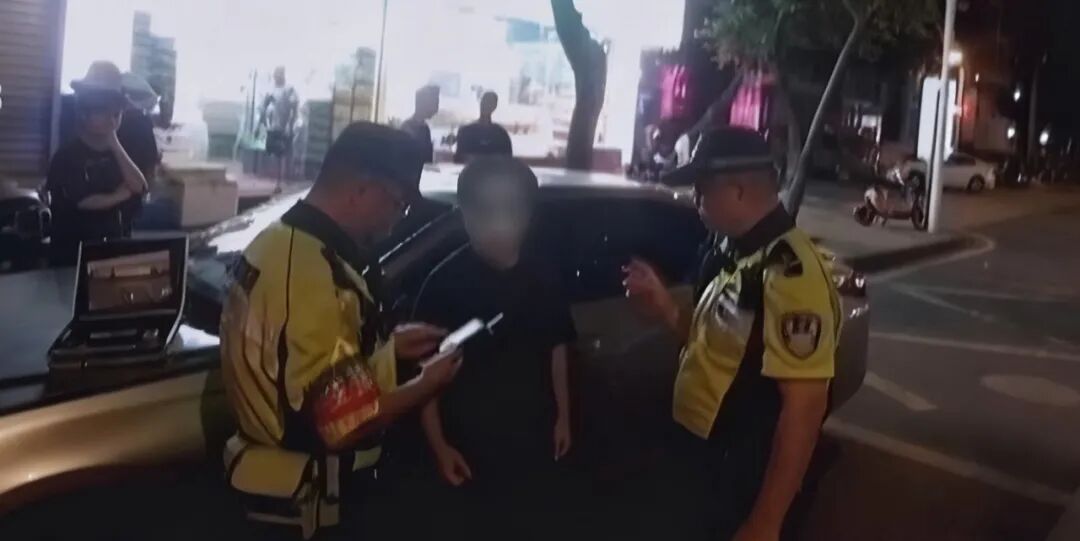 酒驾醉驾涉违法  夜查惩处没商量