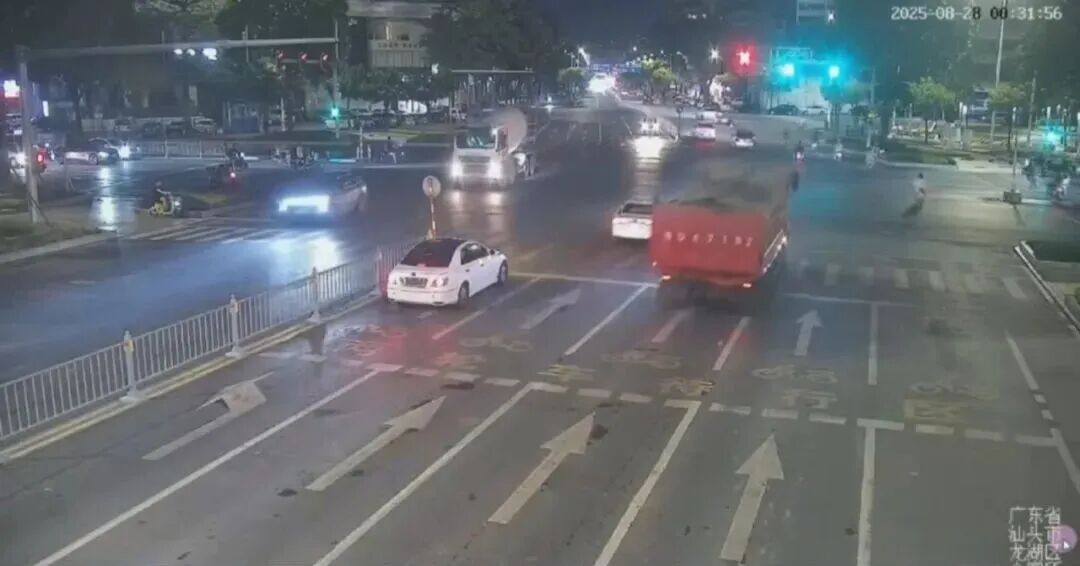 建筑车辆“滴洒漏”  多部门联合整治