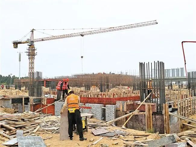 濠江宏杰汇港织绣产业园加速建设冲刺年底投产目标