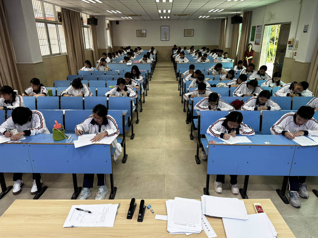 【聚焦“百千万工程”】龙湖区举办首届校园青少年文学奖现场作文比赛