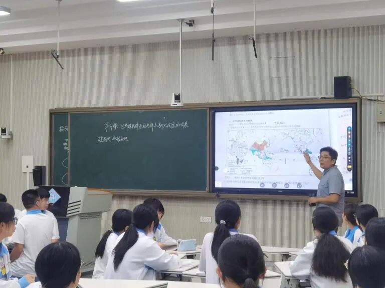 同课异构探新路,AI赋能促成长——汕头市高中历史学科教研项目研讨活动在澄海中学举行
