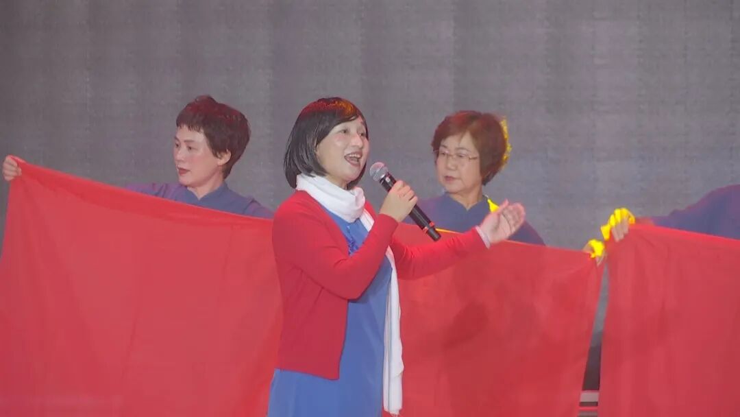 老少同心学党史  薪火相传聚合力