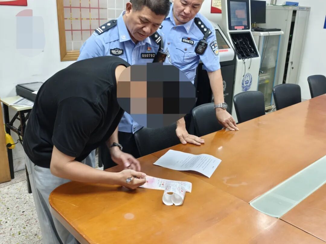 漠视交规险象环生!汕头公安交管部门查获一骑手连续闯红灯