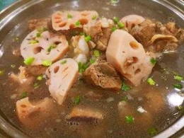 香浓醇厚！暖到心坎里的莲藕排骨汤