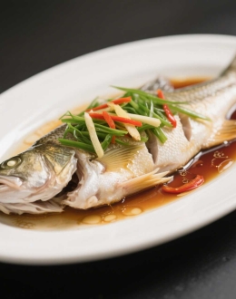 清蒸鲈鱼：鲜嫩入味的家常美味