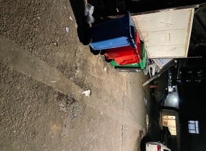 黄岗路9号垃圾收集点摆放在车辆出入通道妨碍车辆通过，蚊虫滋生臭，遇到火灾消防车都无法通过到时谁负责。