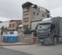 三个门宏驰纸箱厂，该工厂长期霸占公共停车位与堵塞道路通行