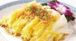 茶油蒜蓉娃娃菜：清淡爽口的素菜