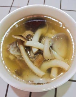 山茶油菌菇汤：更多维度的美味探索
