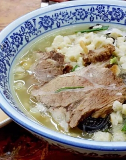 羊肉泡馍：一碗热气腾腾的西北风味