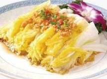 茶油蒜蓉娃娃菜：清淡爽口的素菜