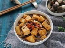 山野珍鲜遇家常豆腐，山茶油慢焖出满嘴鲜醇