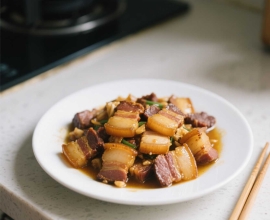 茶油炒腊肉：咸香交织的下饭神器