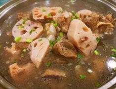 香浓醇厚！暖到心坎里的莲藕排骨汤