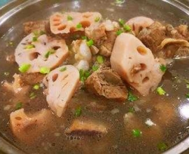 香浓醇厚！暖到心坎里的莲藕排骨汤