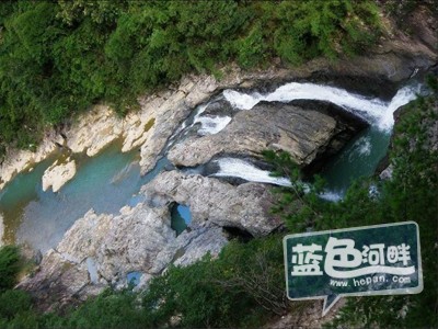 凤南瀑布.jpg