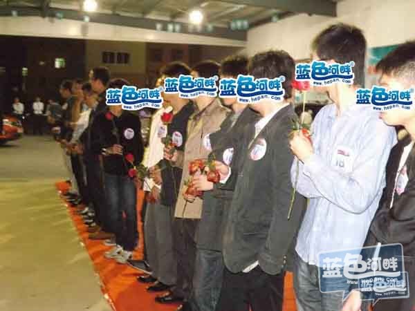 2152441zzgeyld4qede9dd.jpg
