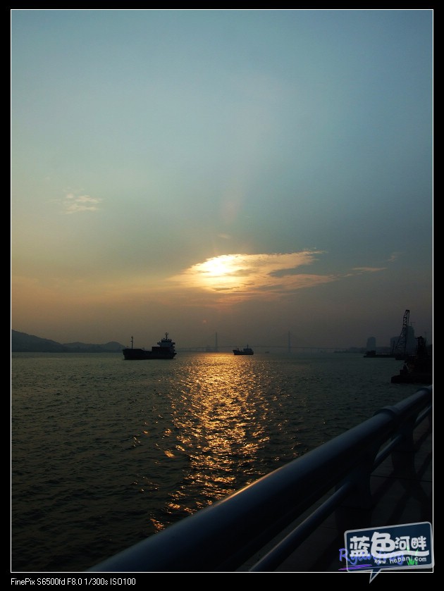 5傍晚晴朗的海空.jpg