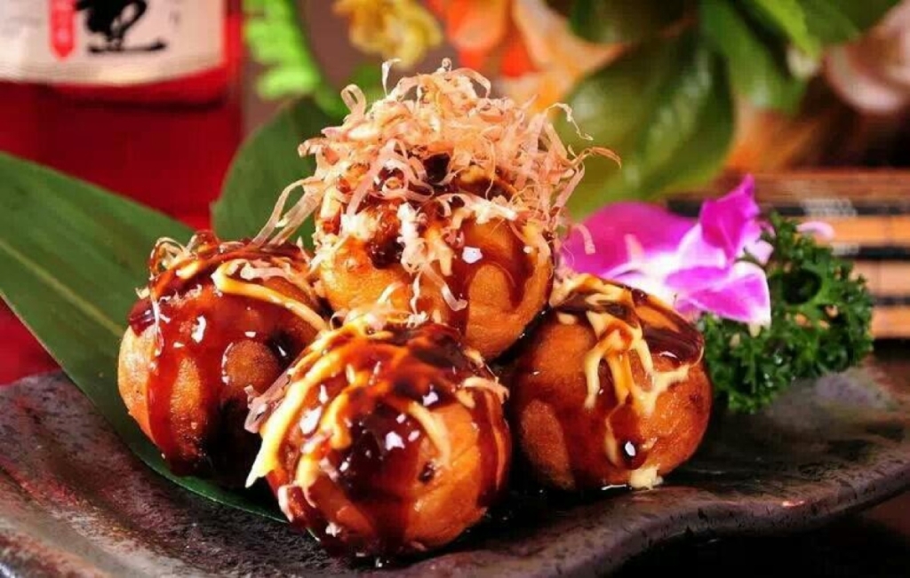 章鱼小丸子：一口爆汁的日式街头美味