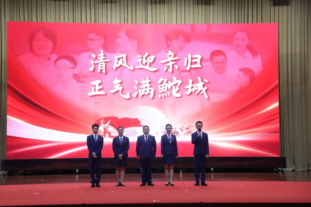 汕头市纪委监委原创编写话剧《清风迎亲归》,以“案中人”说法,警醒“身边人”。 谢嘉龙 摄.JPG