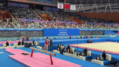 广东队平衡木2[00_00_01--00_00_06].gif